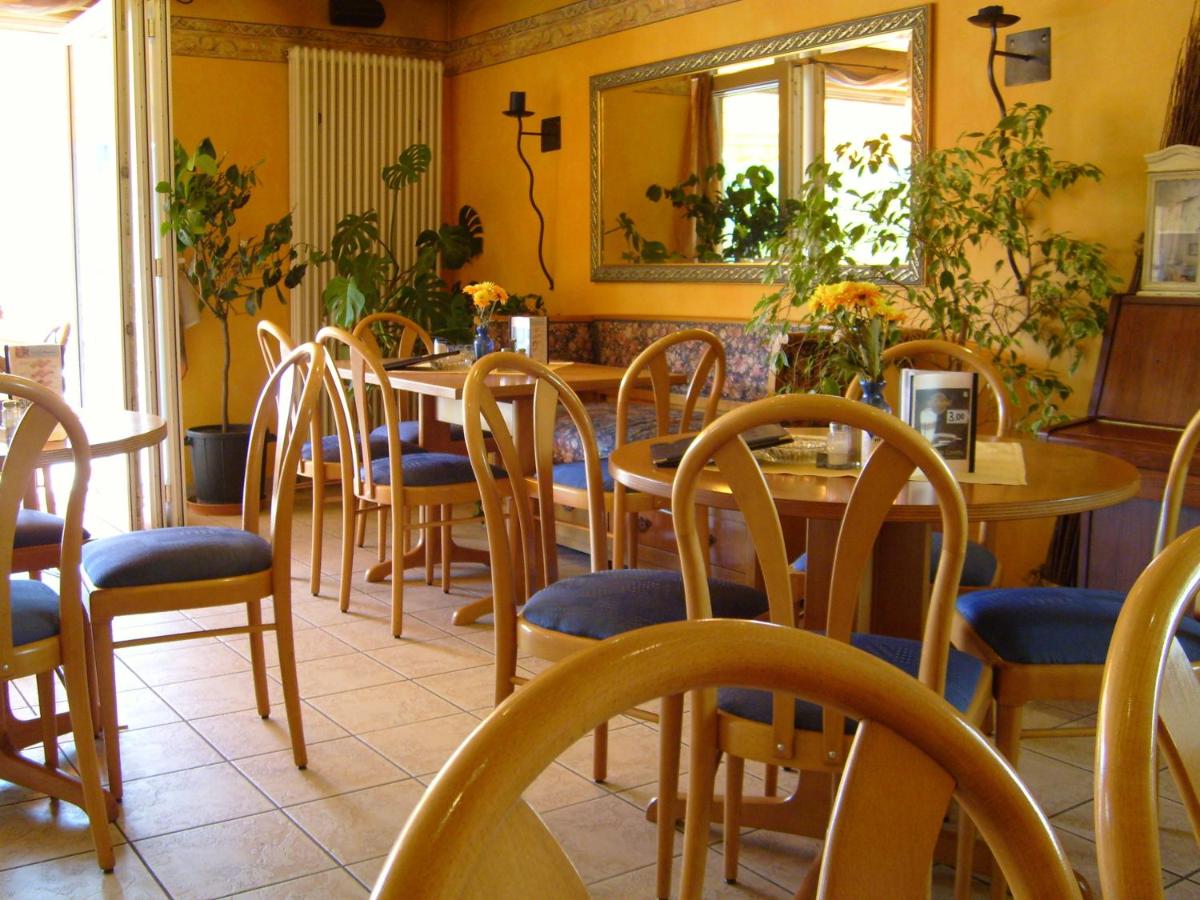 StadtCafé Pension - Housity