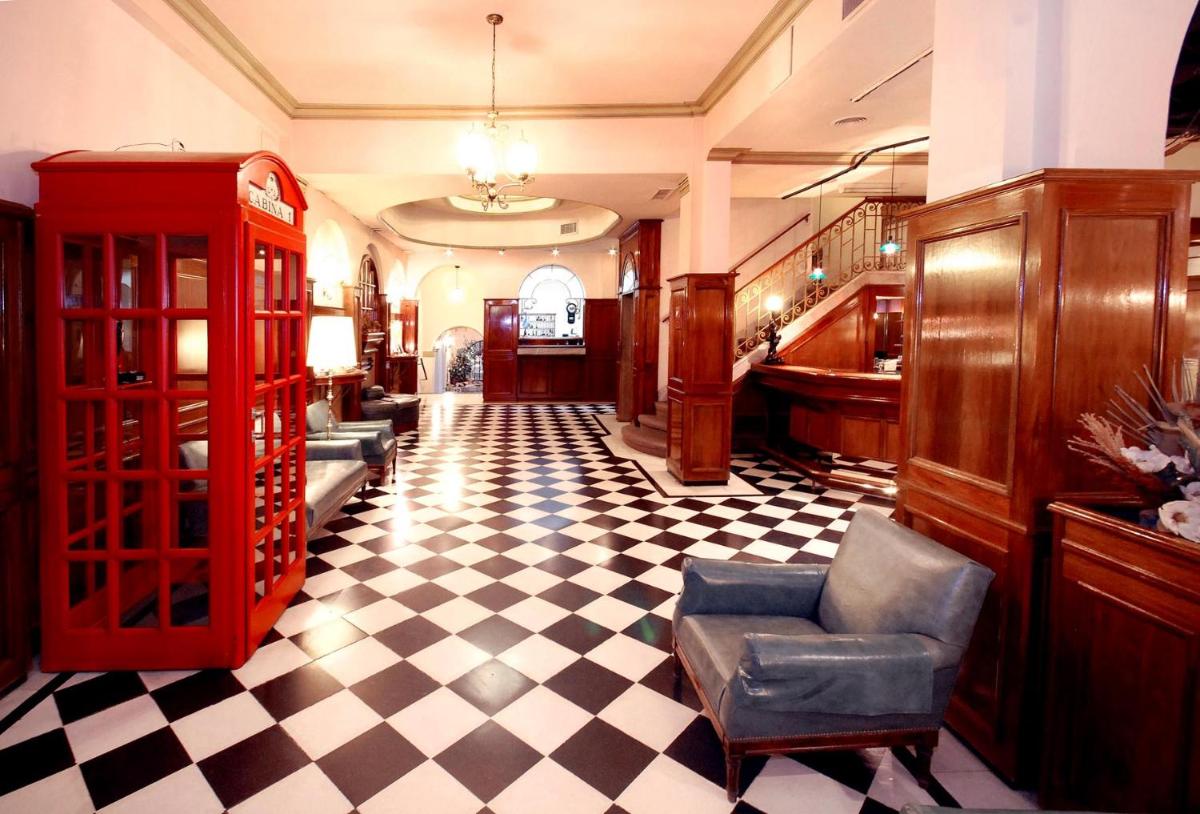 Hotel Muñiz - Housity