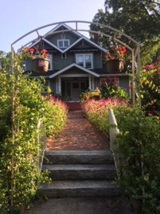 Greenwood Bed & Breakfast - Housity