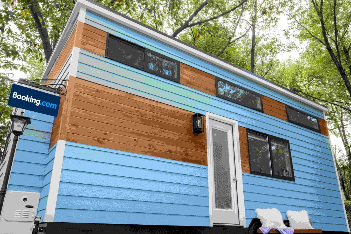 Kevin Hart's "Tiny House with Big Personality" - Housity