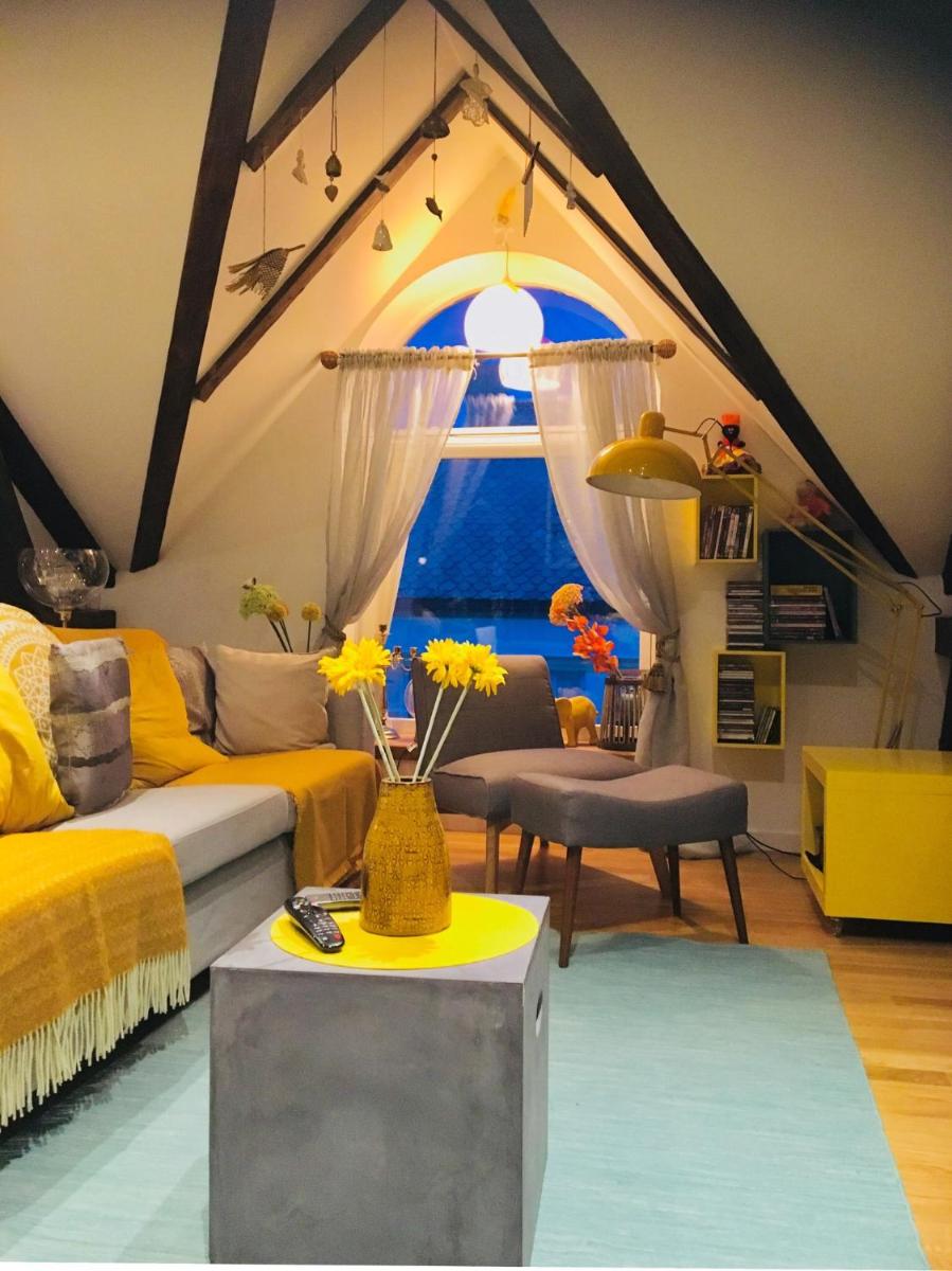 Ålesund downtown loft room with shared bathroom - Housity