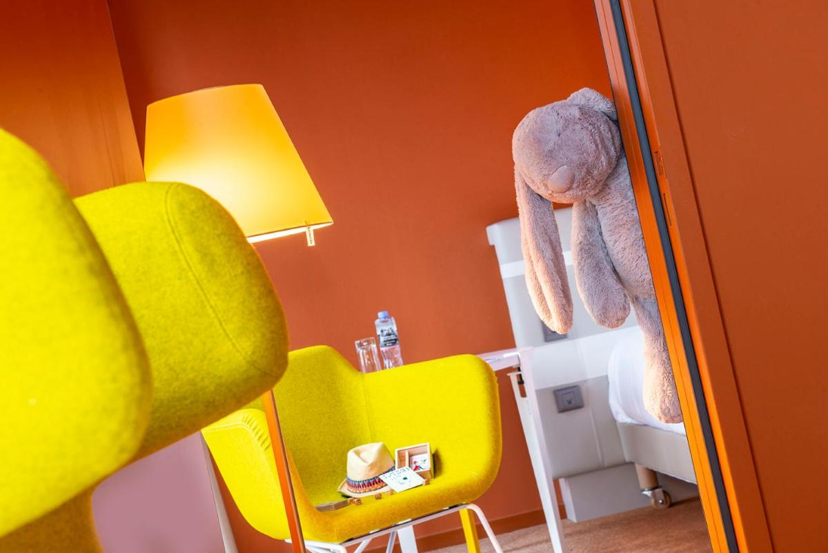 Coin salon dans l'établissement Radisson Blu Hotel Bordeaux