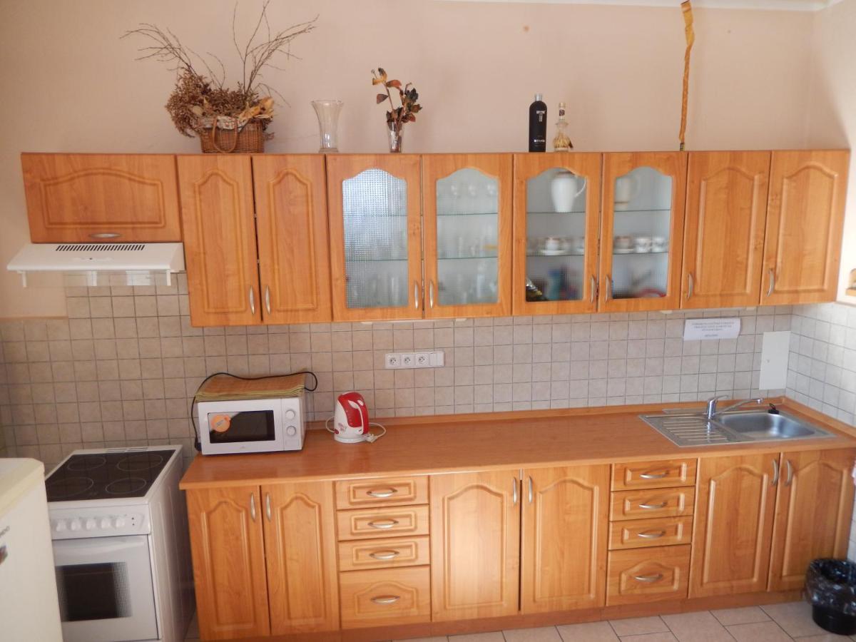 PENZION MANĚTÍN u Sv. Barbory - Housity