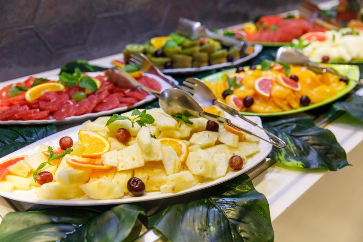 Comida en o cerca de este hotel