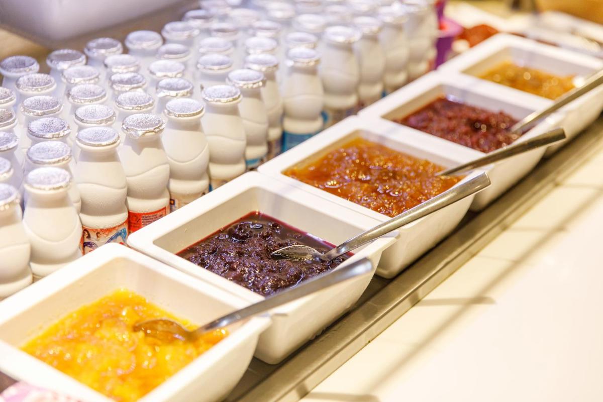 Comida en o cerca de este hotel