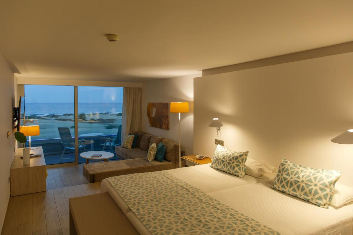 Cama o camas de una habitación en Santa Monica Suites Hotel