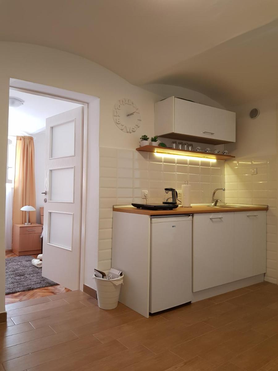 Inter Apartment Belgrade with free Parking - Housity