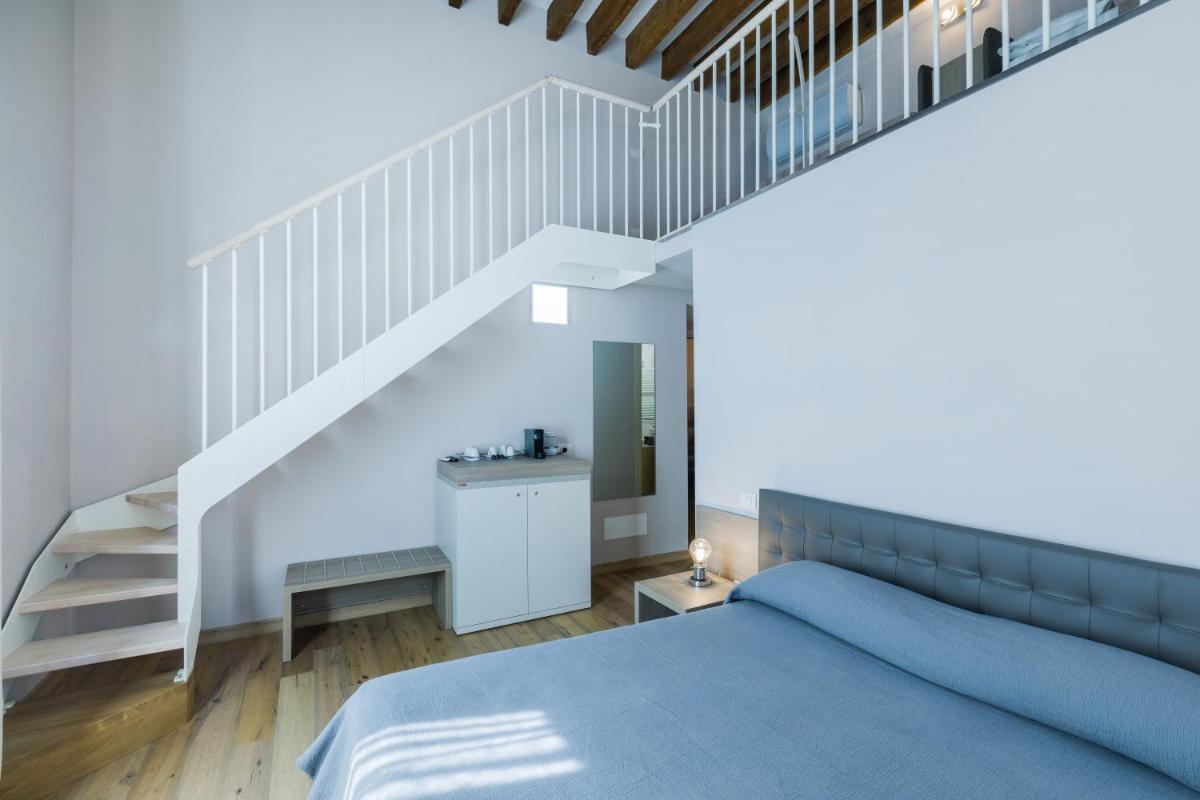 VRooms All'Angolo Del Duomo - Housity