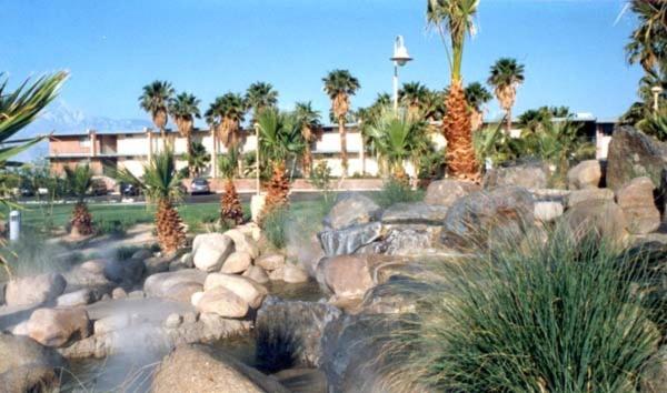 Desert Hot Springs Spa Hotel - Housity