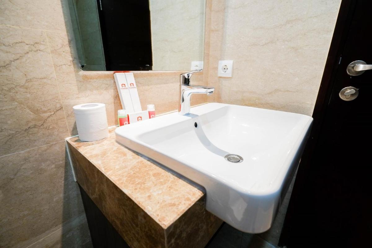 Luxurious Studio Room At Menteng Park Apartment by Travelio - Housity