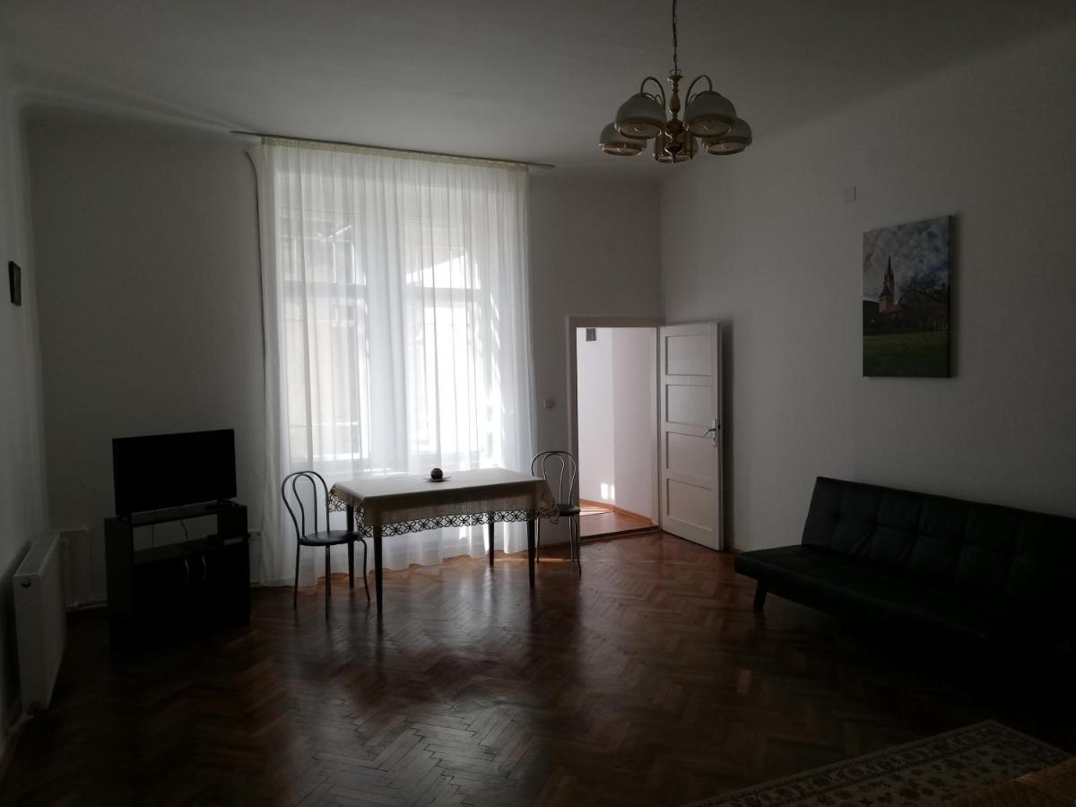Ferdinand Apartments - Housity