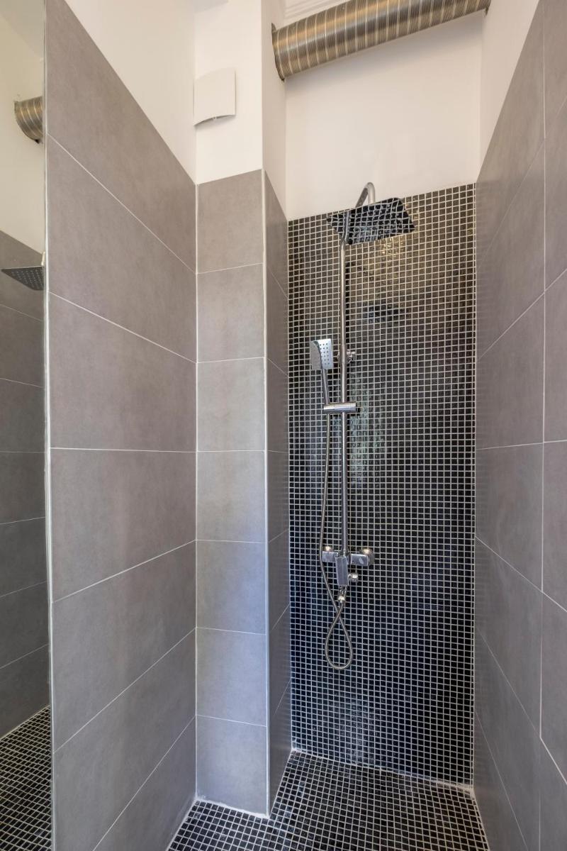blueWaveplace - Contemporary Home in Center of Sofia - Housity