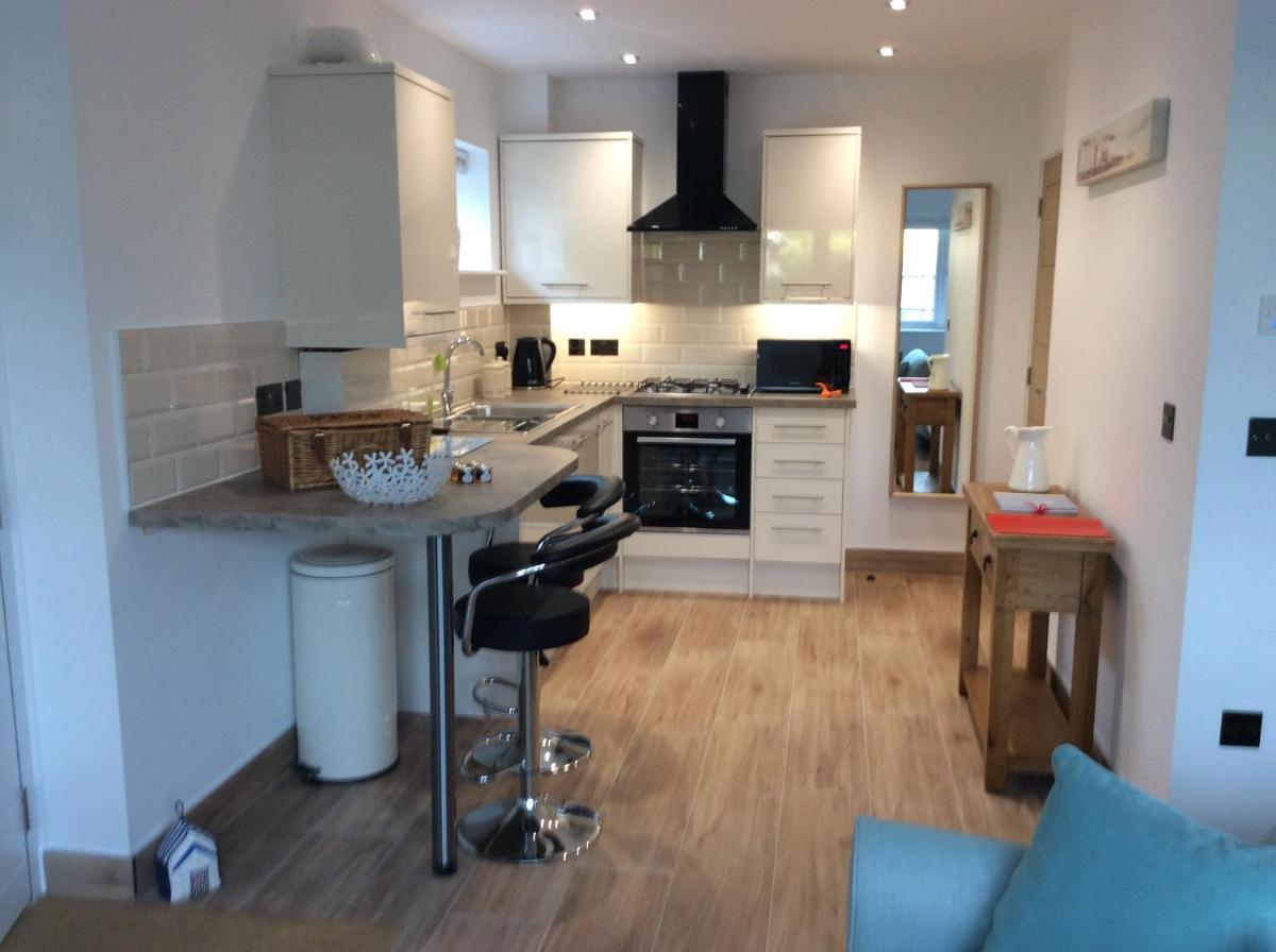 Cliff Top Studio - Housity
