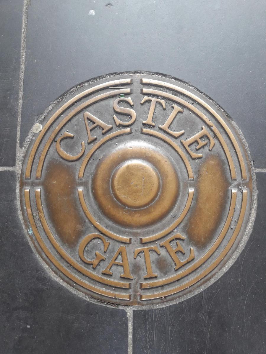 Castle Gate House Derry City Centre Townhouse STILL OPEN - Housity