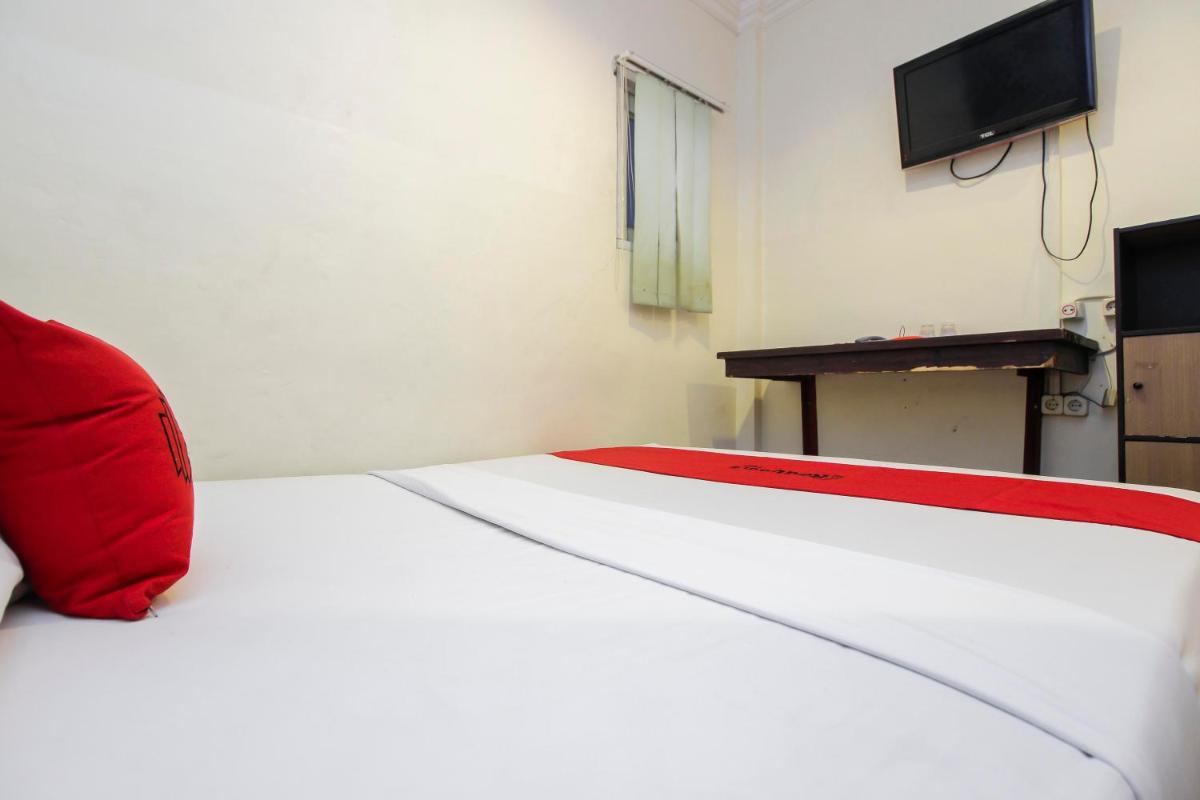 RedDoorz near Bethesda Manado - Hizvo