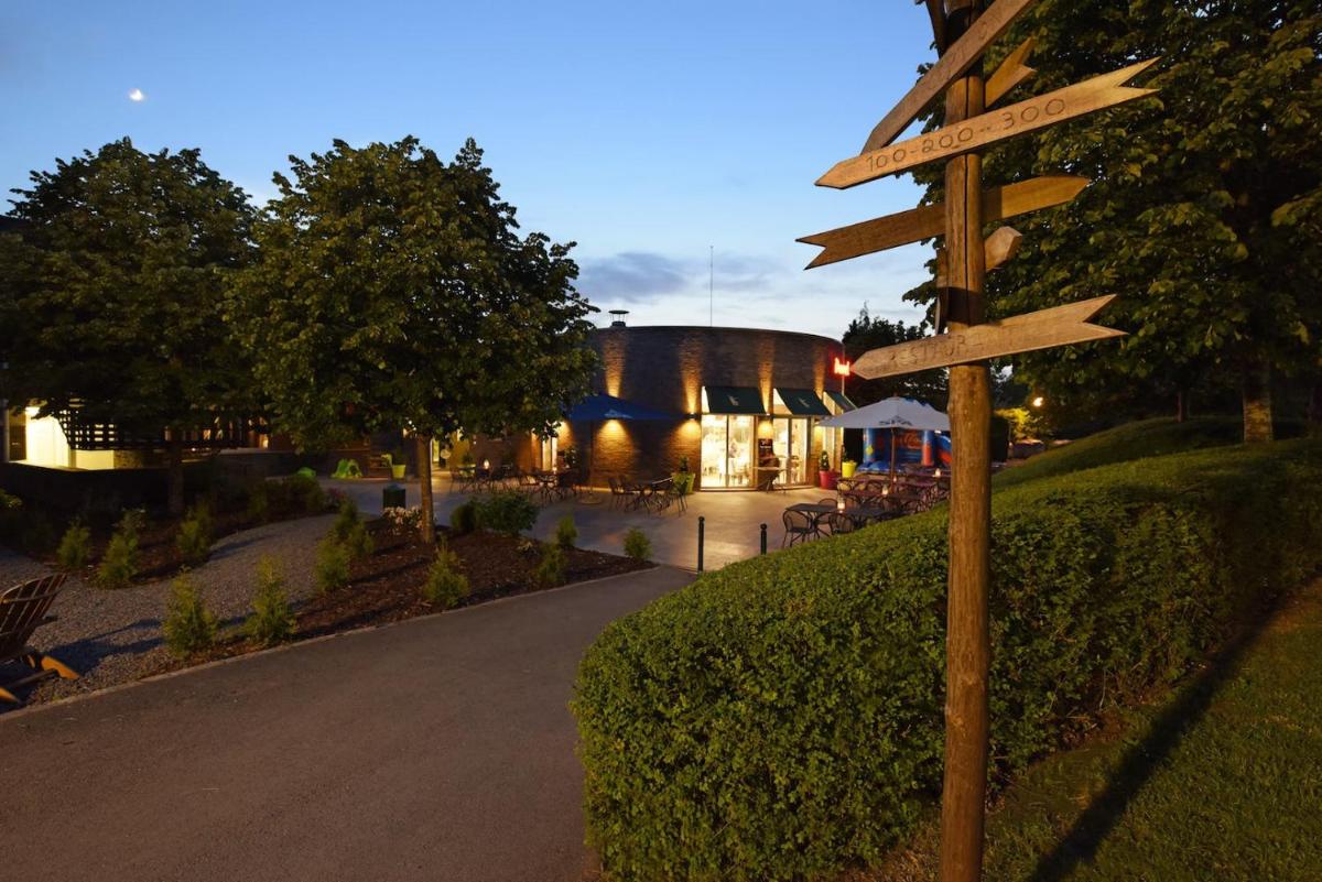 Suitetrails - Mont-Des-Pins Domaine de Vacances, Vakantiedomein Dennenheuvel