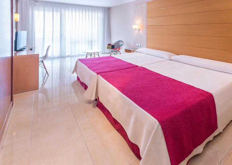 Mediterraneo Bay Hotel & Resort - Housity