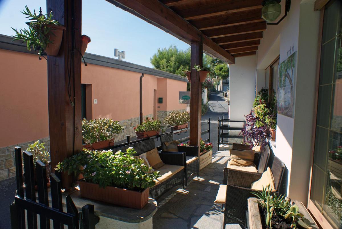 Albergo La Pineta - Housity