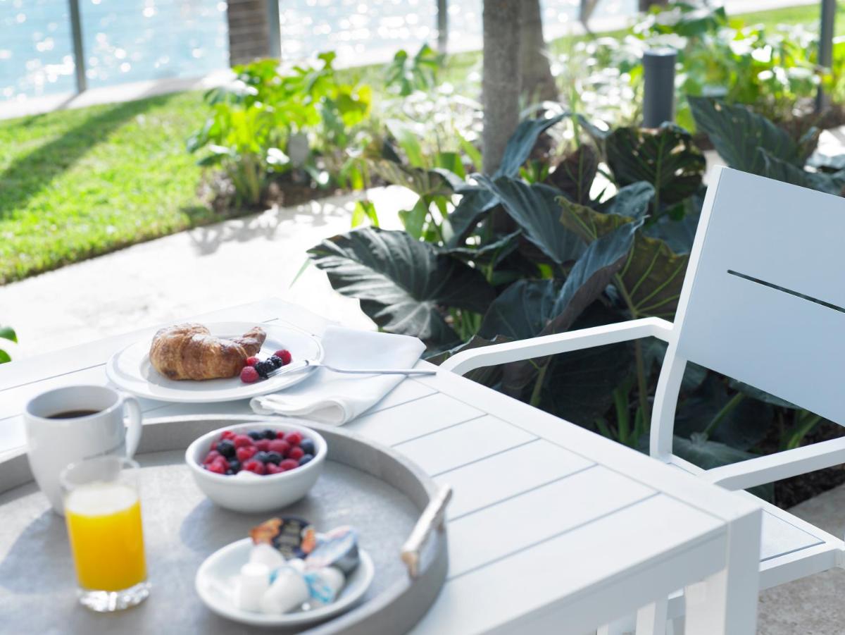 Grand Beach Hotel Bay Harbor - Housity