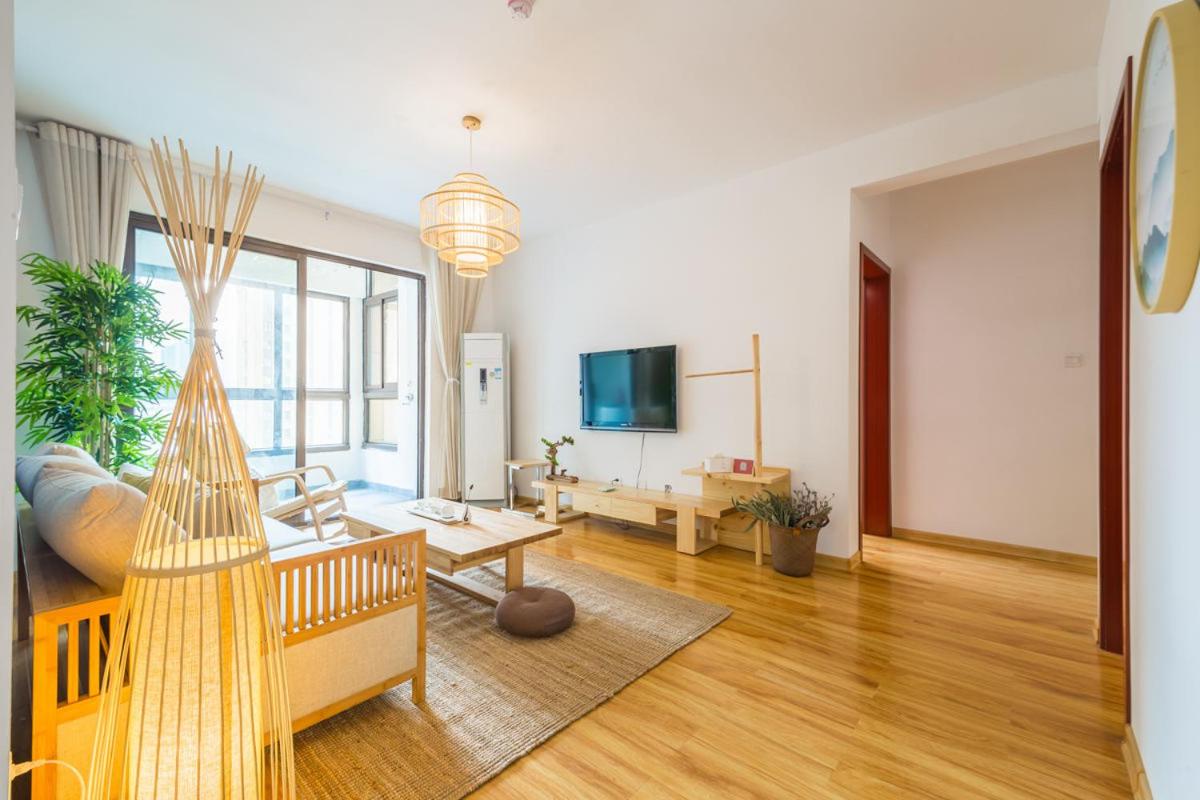 Suitetrails - Zhengzhou Gaoxin·Zhengzhou University Subway Station· Locals Apartment 00149410
