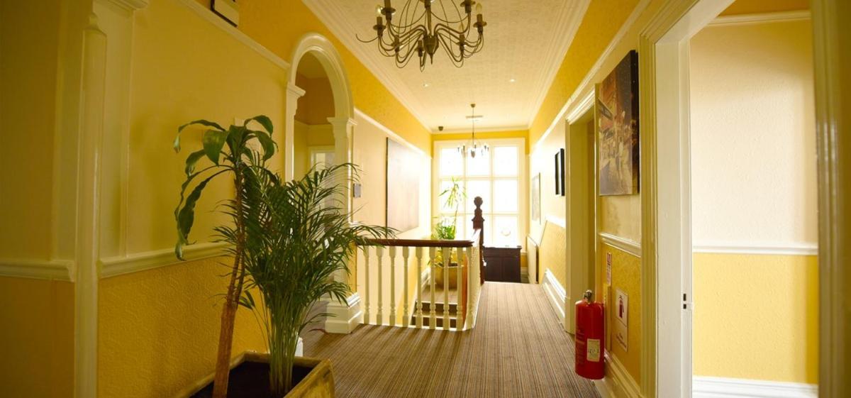 Victoria Park Hotel - Housity