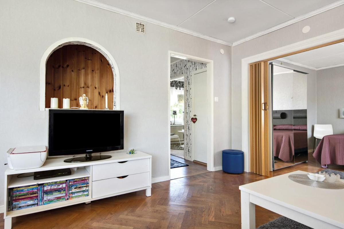 Suitetrails - Entire Villa HomelyComfort, Laxå