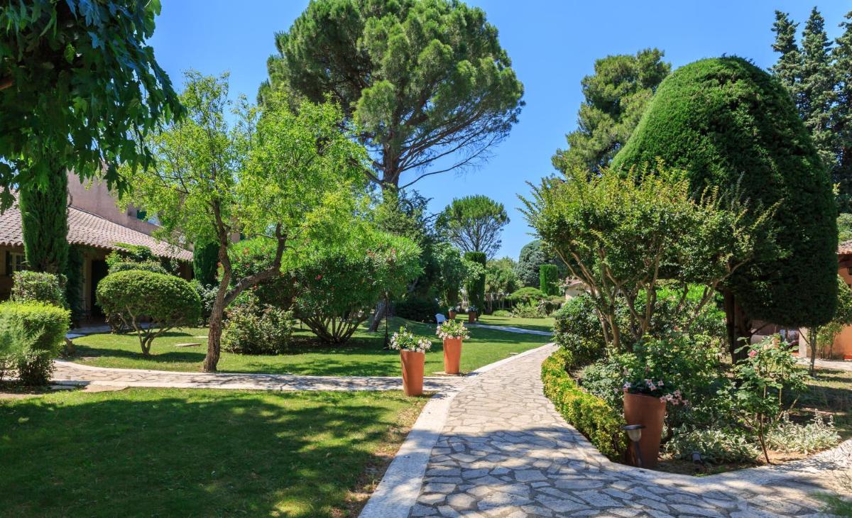 Jardin de l'établissement Auberge de Cassagne & Spa