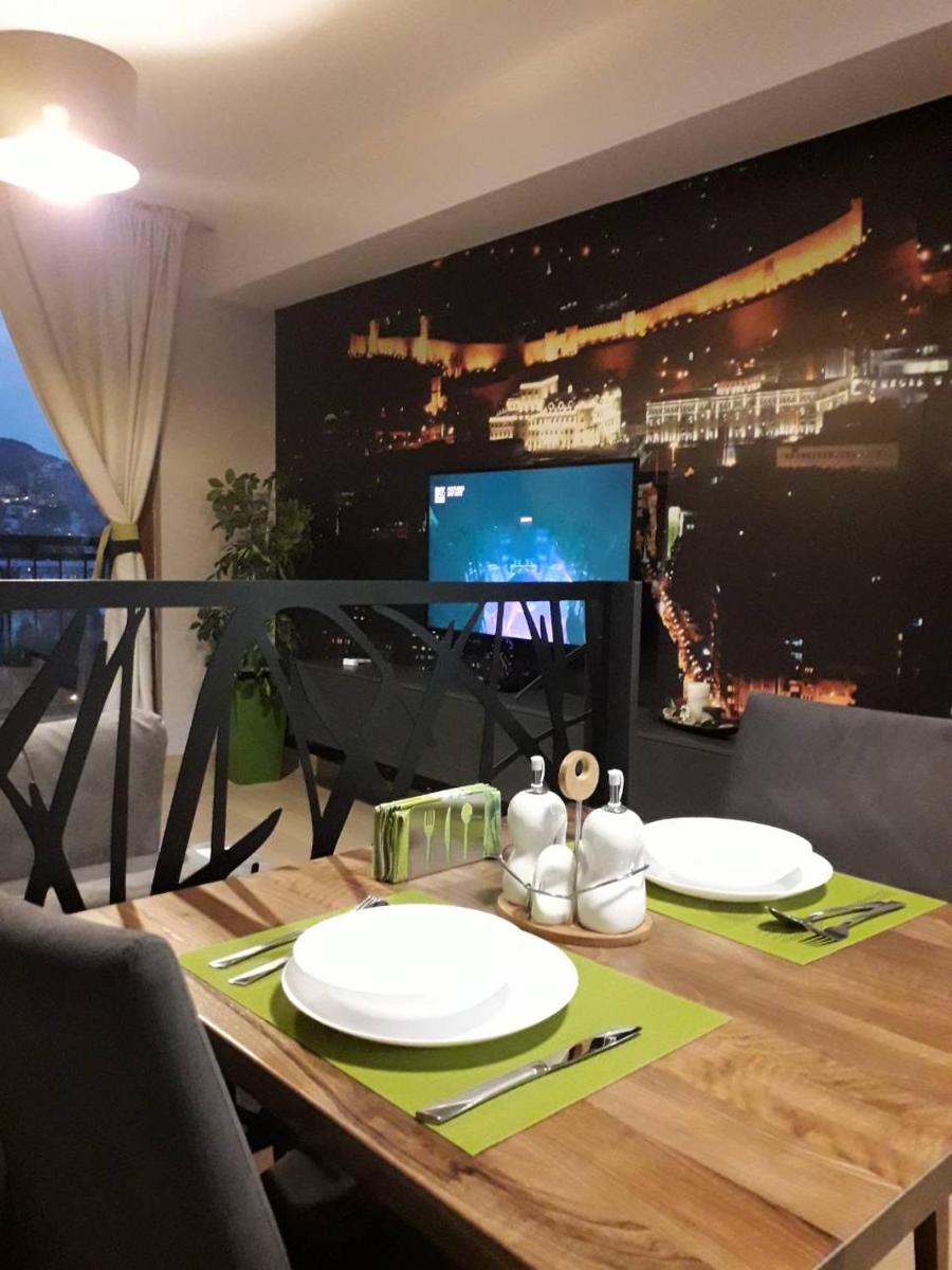 Gabriela & Marjan luxury self check-in Flatiron - Housity