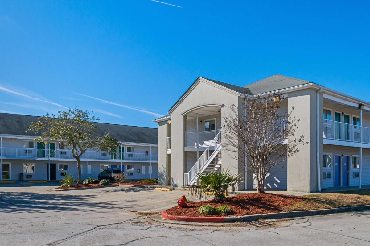 Motel 6-Bay Saint Louis, MS - Housity