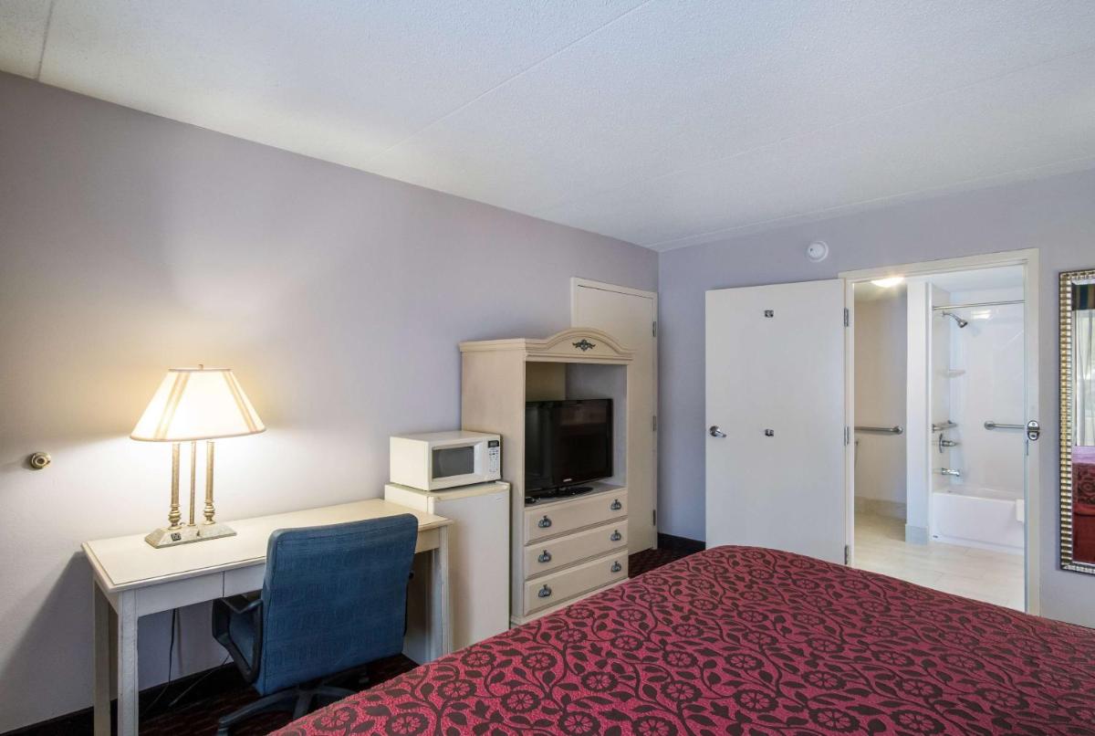 Motel 6-London, KY - Housity