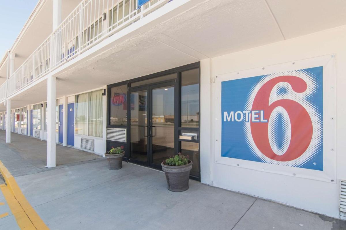 Motel 6-Liberal, KS - Housity