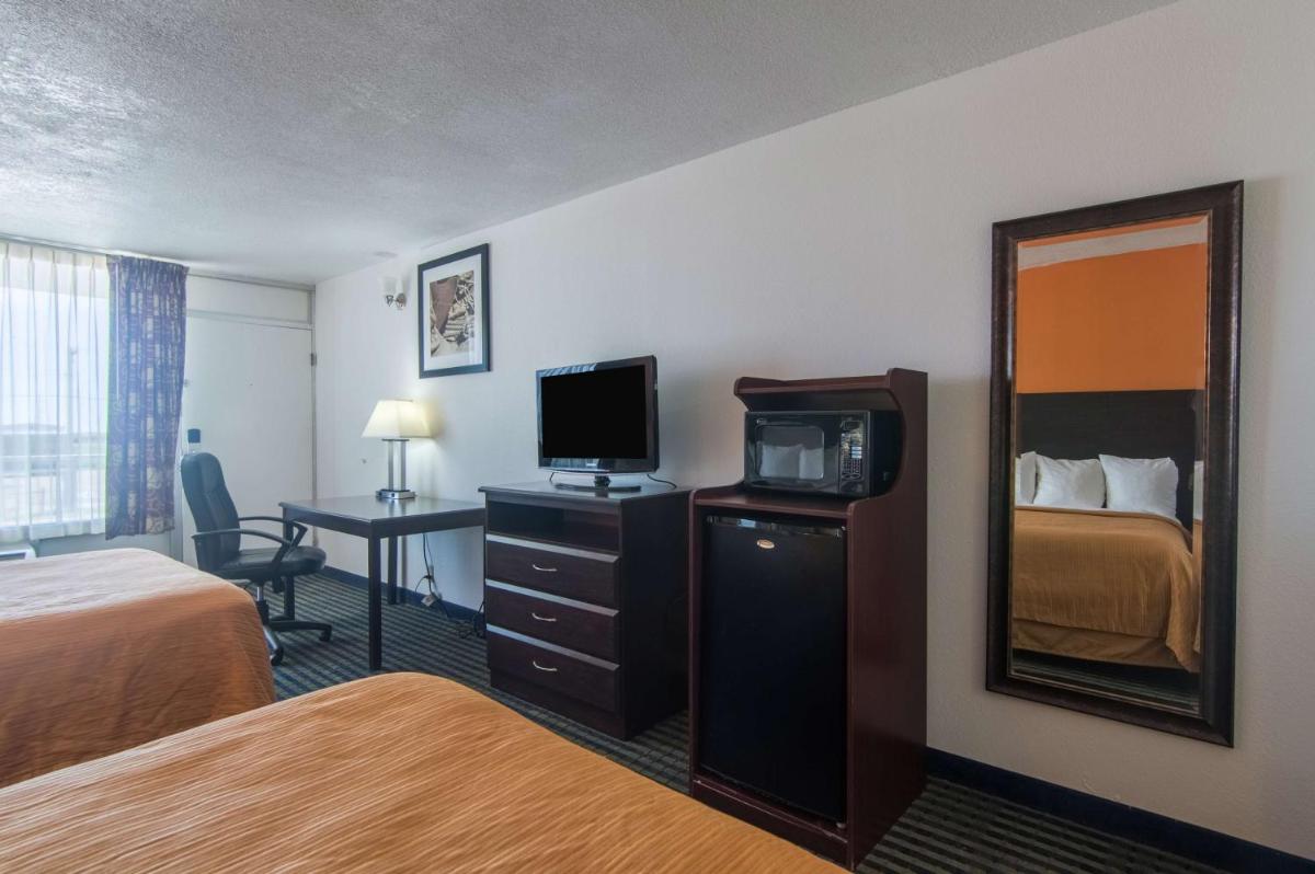 Motel 6-Liberal, KS - Housity