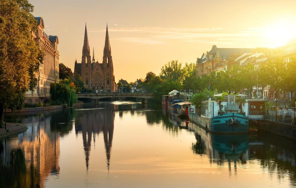Vue sur la rivière ou le fleuve situé(e) à proximité de l'hôtel
