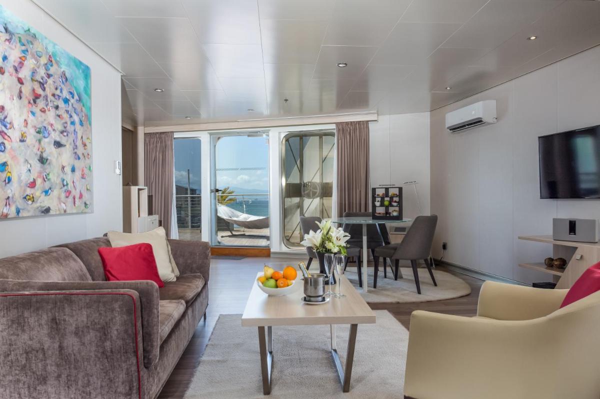 Sunborn Gibraltar - Housity