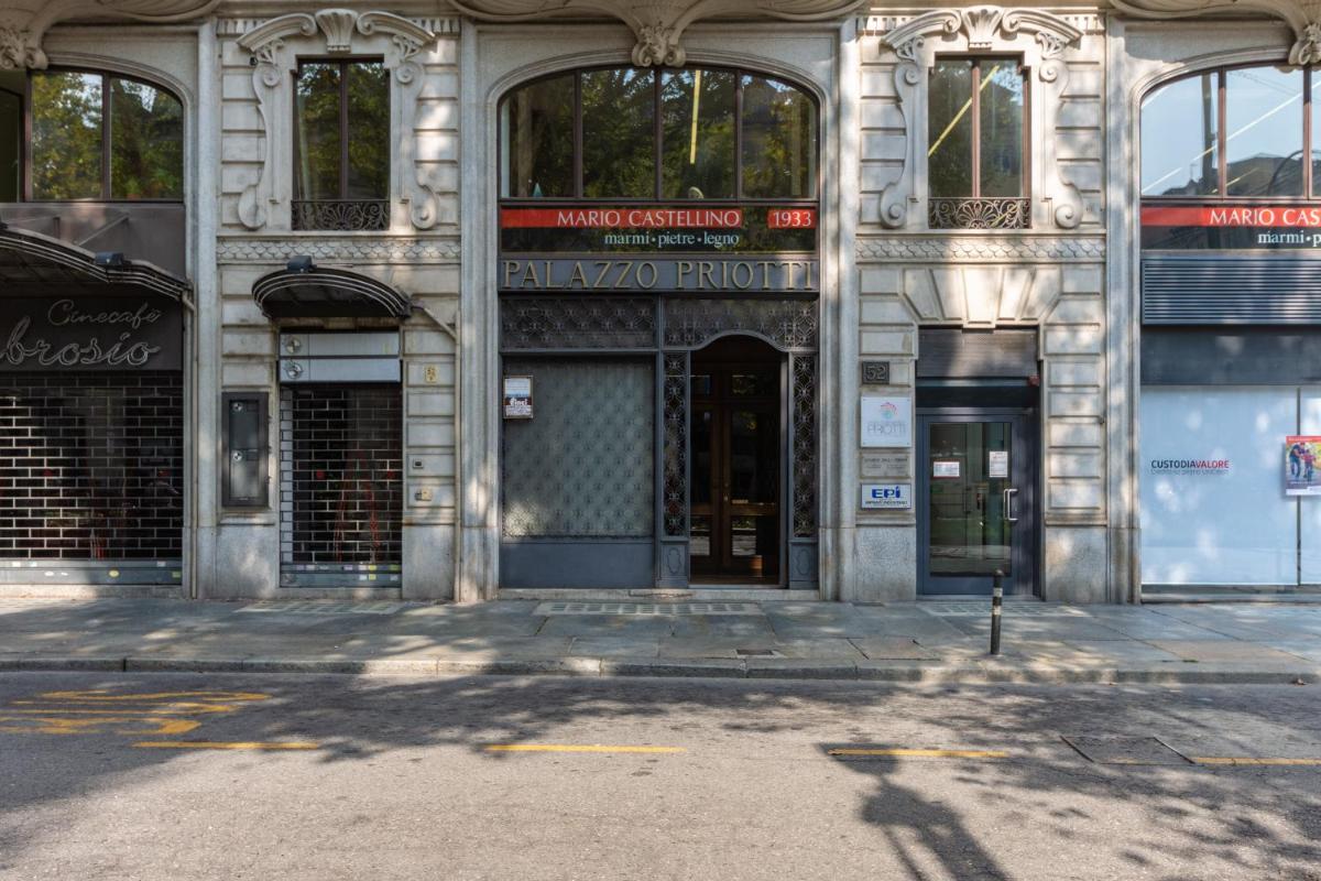 Porta Nuova Shiny Studio Flat - Housity