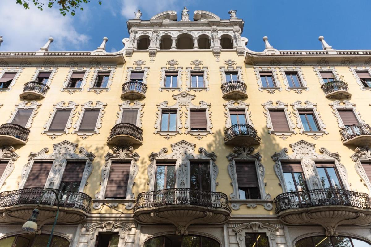 Porta Nuova Shiny Studio Flat - Housity