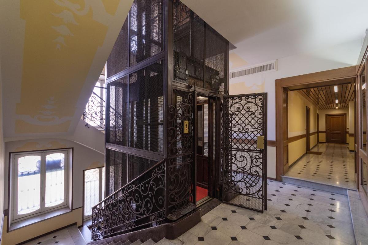 Porta Nuova Shiny Studio Flat - Housity