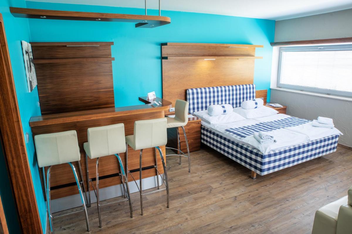 Restaurant & Design Hotel Noem Arch - Housity
