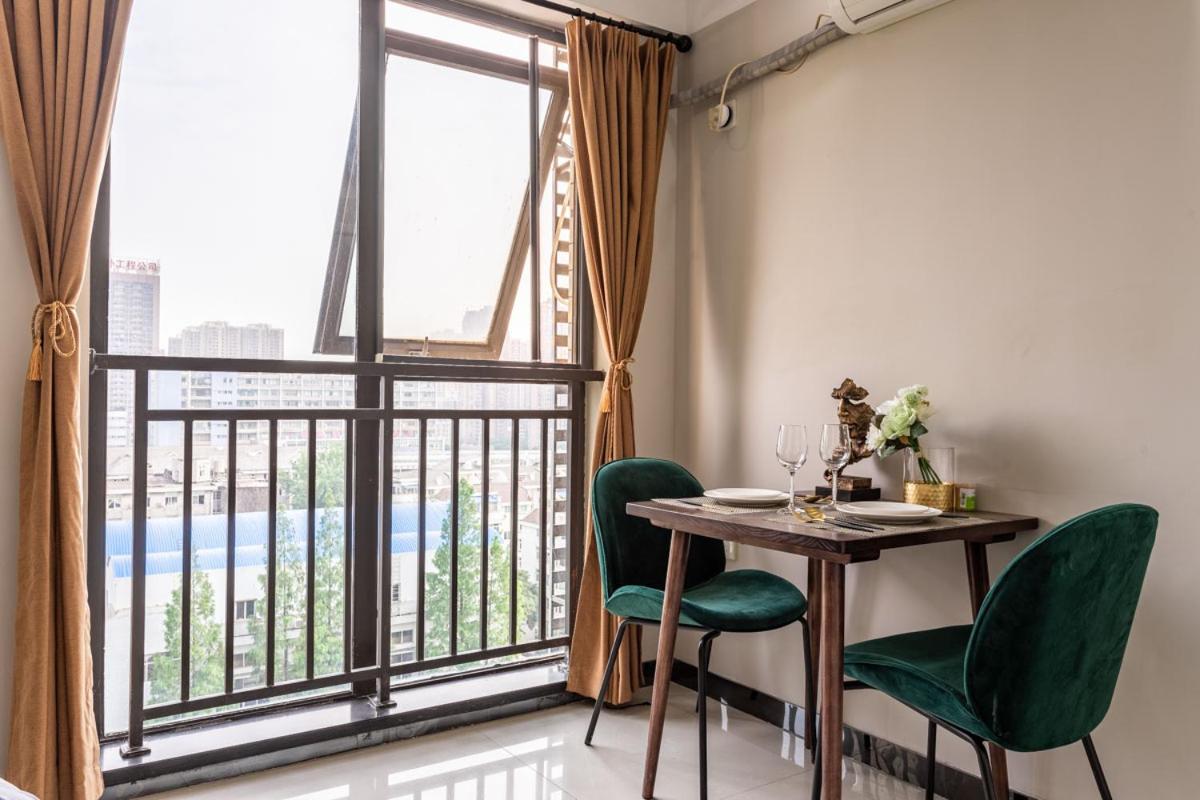 Wuhan Hongshan·Guanggu Square· Locals Apartment 00157650 - Housity