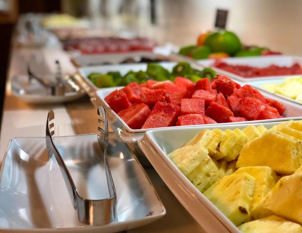 Comida en o cerca de este hotel