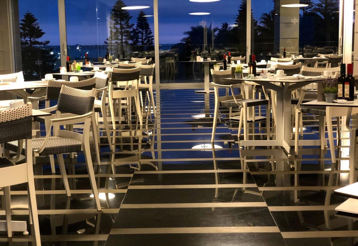 Un restaurante o sitio para comer en Parador de Cádiz