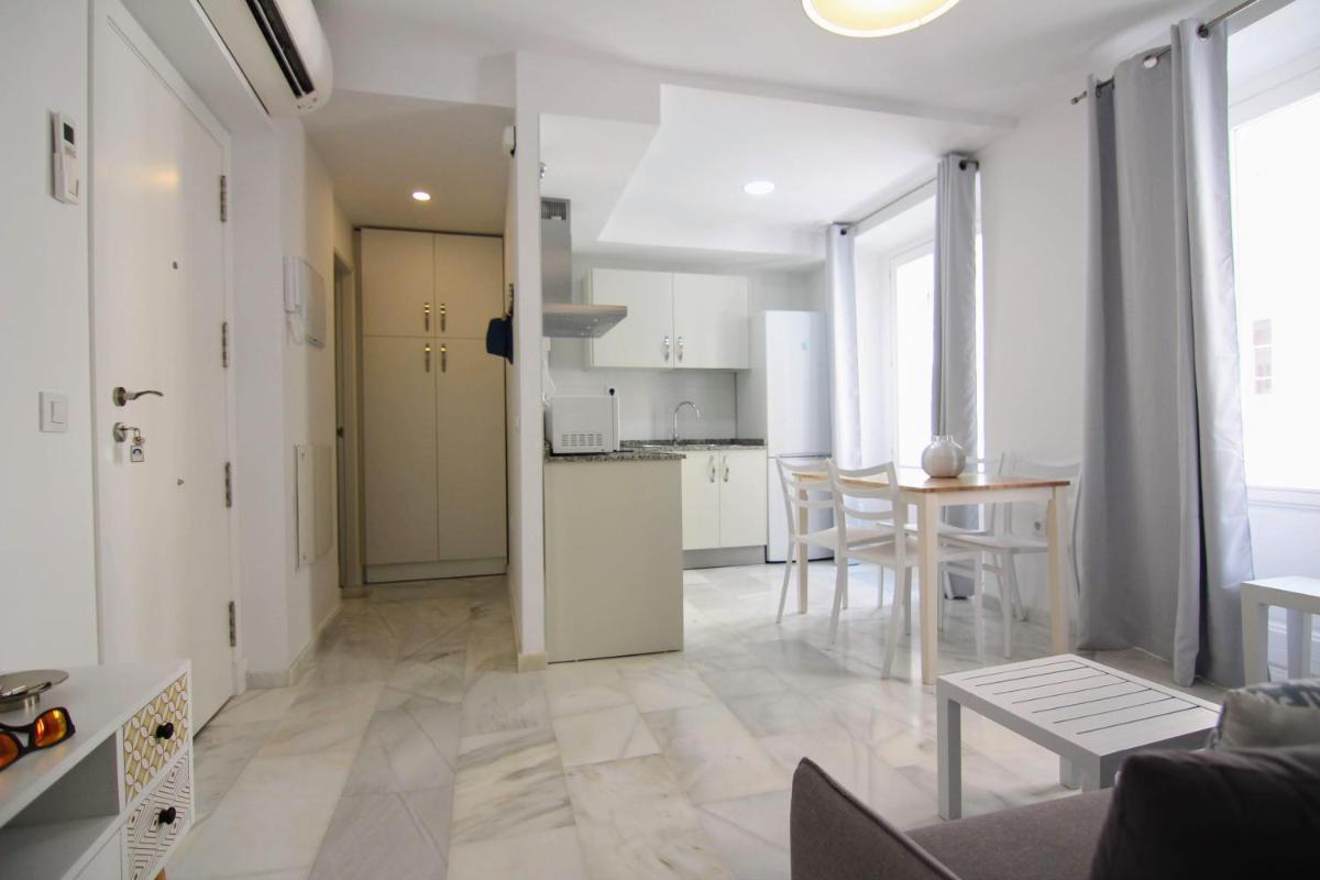 Apartamento GRACIA by Cadiz4Rentals - Housity