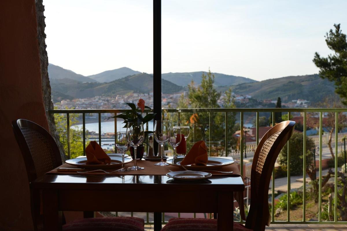 Vue générale sur la montagne ou vue sur la montagne depuis l'hôtel