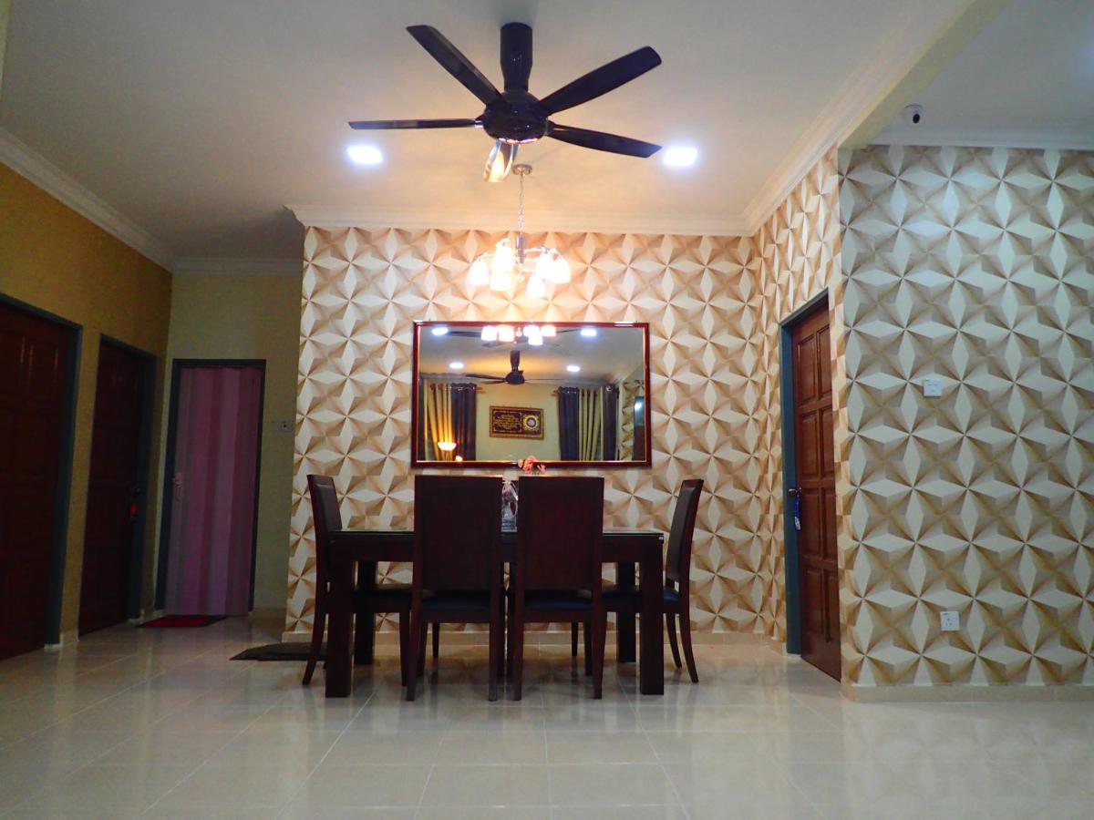 RizQin Homestay Bachok - Housity