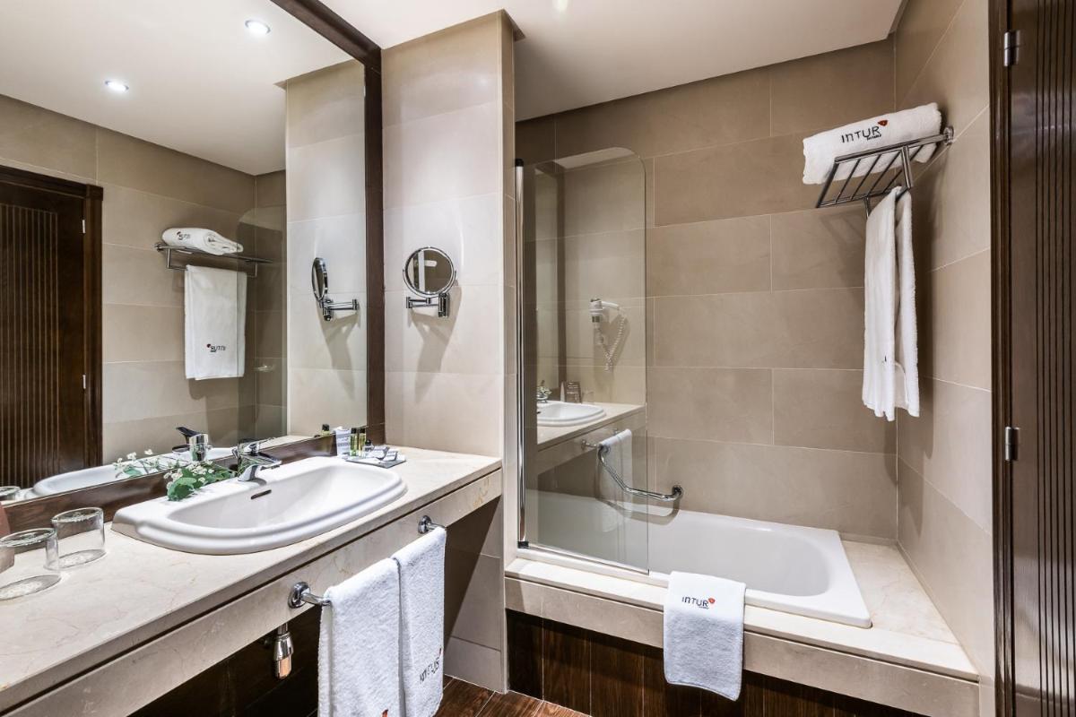 Un baño de Intelier Airén