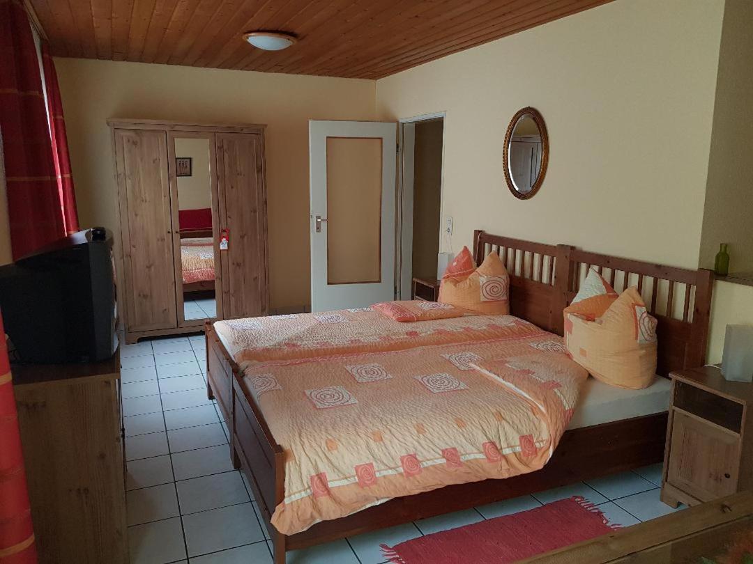 Hotel Restaurant Zur Hexe - Housity