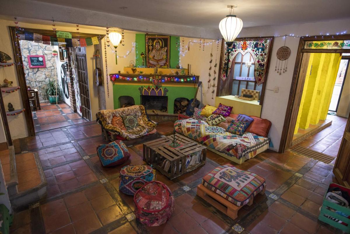 Hostal La Isla - Housity