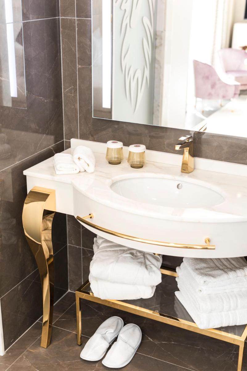 Salle de bains dans l'établissement Boscolo Lyon Hotel & Spa