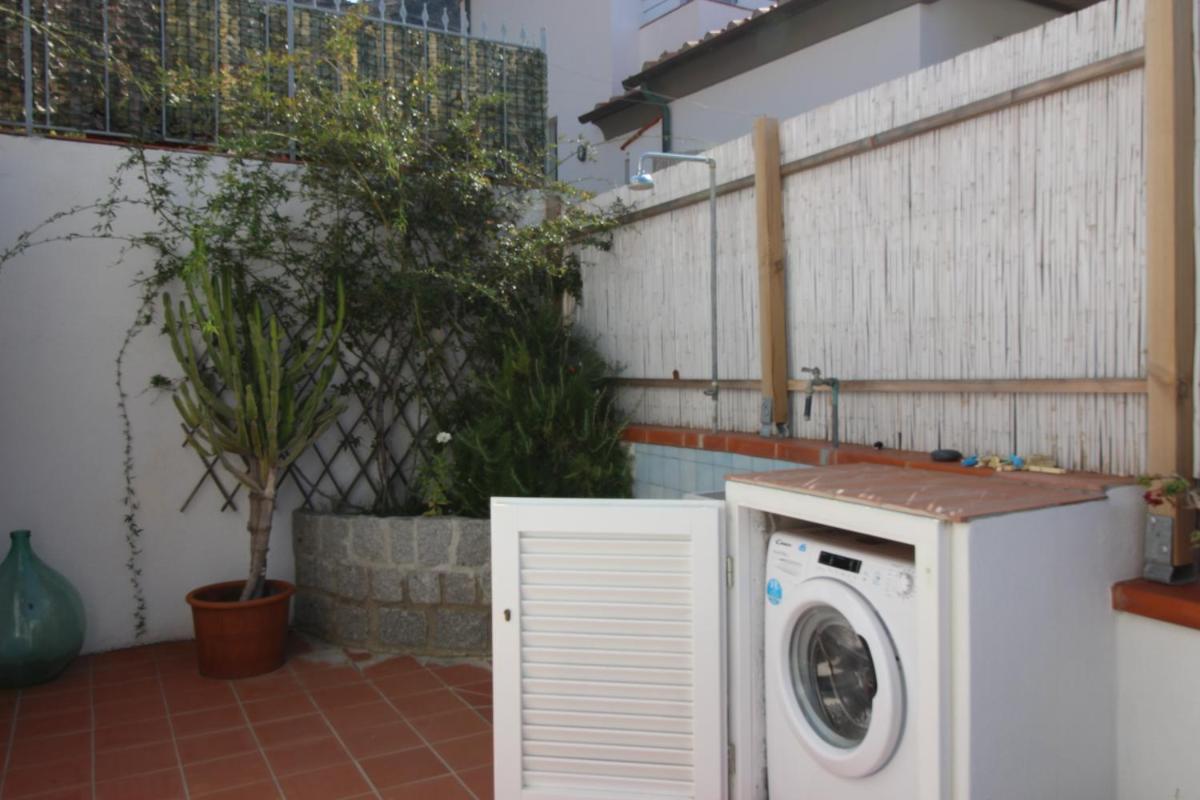Un salto nel blu - Housity