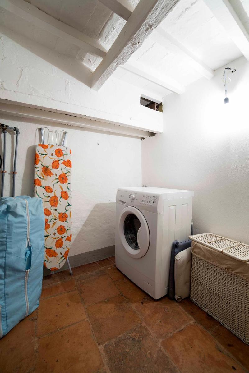 Stilmoderno Nice Apartment in Siena's Historic Center, Just Steps from Piazza del Campo - Hizvo